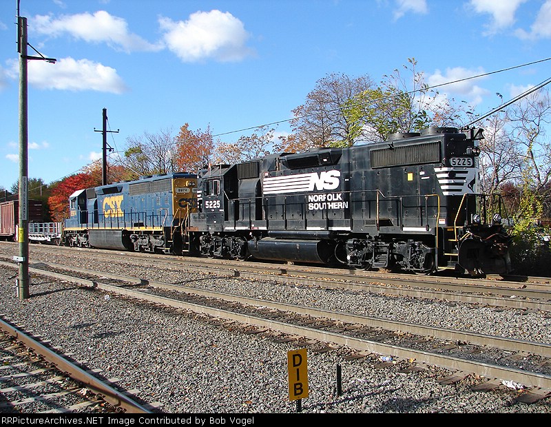 NS 5225 &amp; CSX 8974